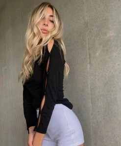 It's Juliet Iris Cut Out Long Sleeve Top