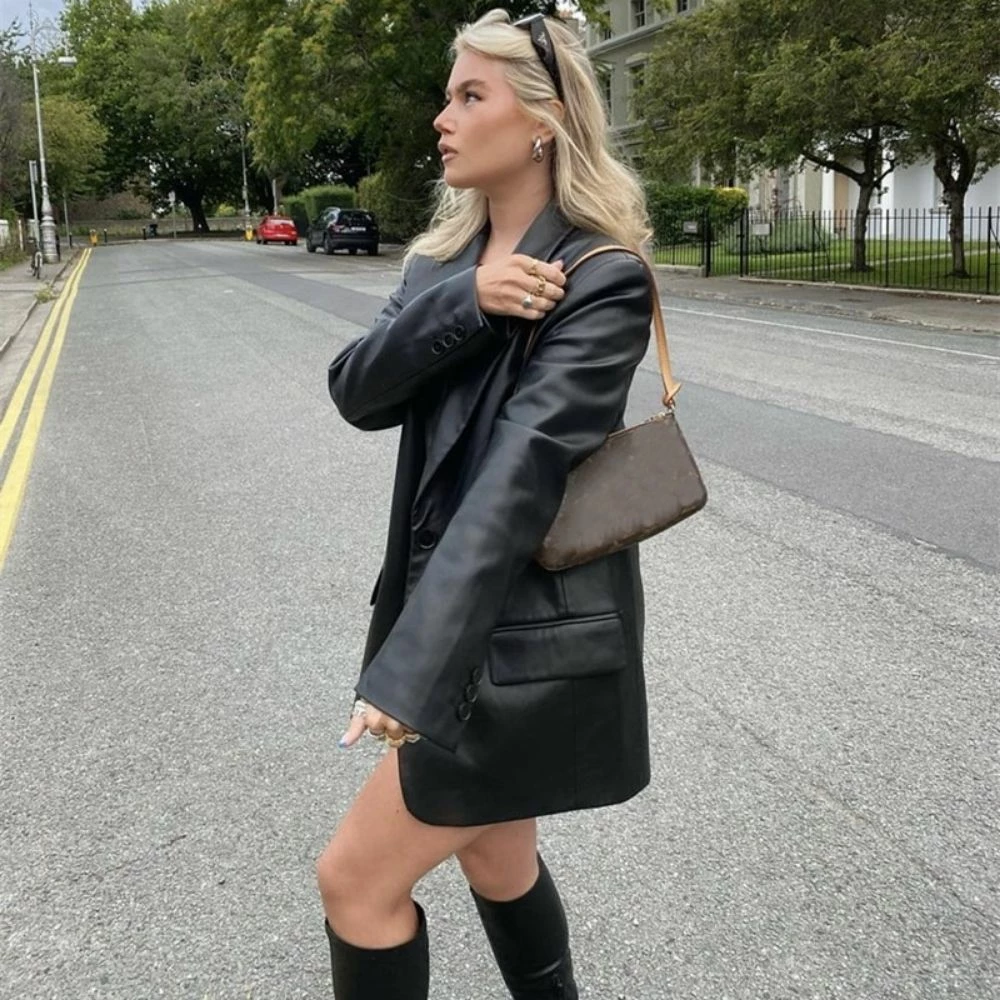 It's Juliet COATS Farah Faux Leather Blazer